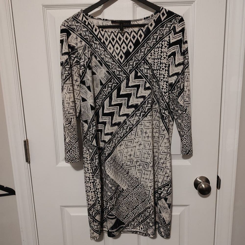 BCBGMAXAZRIA Black & White Geometric Tribal Knit Shift Dress - Size Medium
